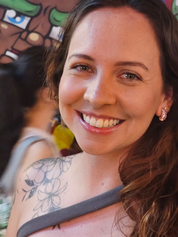 tainara volan.jpg tainara volan.jpg